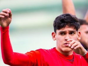 Bryant Ortega: Salario y costes de transferencia